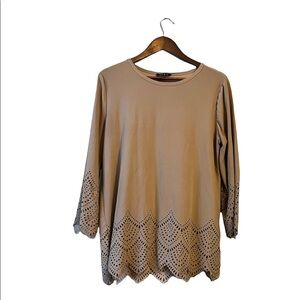 Hannah long sleeve tan neutral laser cut bottom and sleeve longline blouse M